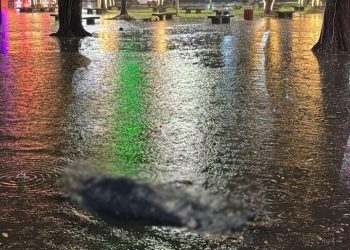 Mulher em situação de rua morre na Praça da Estação em Valadares