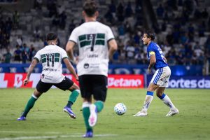 Cruzeiro sofre virada do Coritiba no Mineirão pelo Brasileirão
