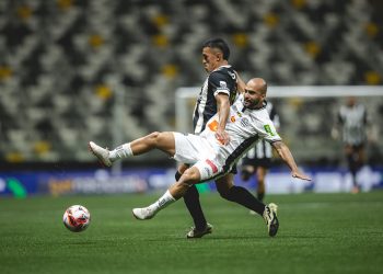 Bracks aponta erros da arbitragem após empate do Atlético