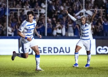 Cruzeiro vence URT, garante liderança geral e pega o Pouso Alegre na semifinal do Mineiro
