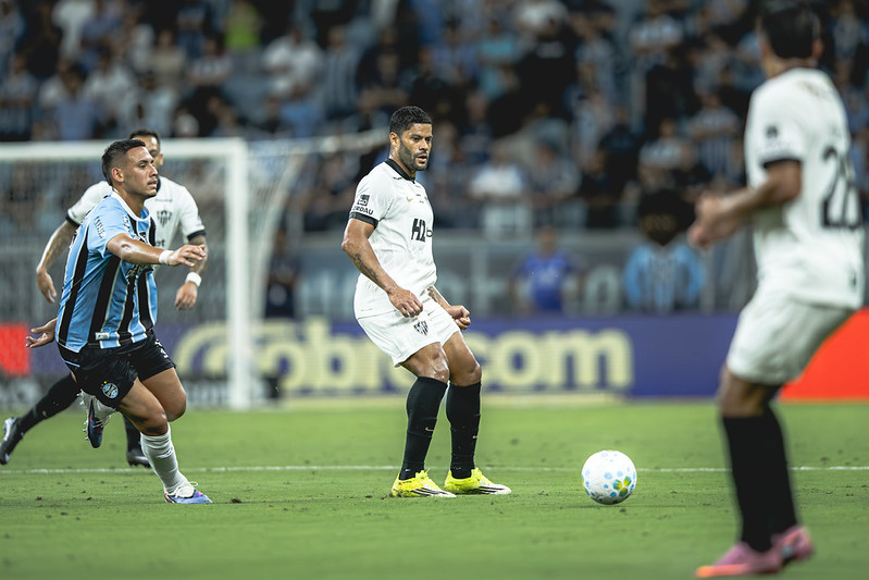 Atlético perde para o Grêmio e segue sem vencer no Brasileirão