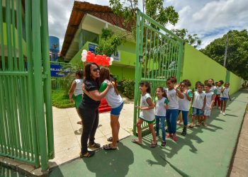 Ano letivo na rede municipal de ensino de Governador Valadares começa nesta terça-feira