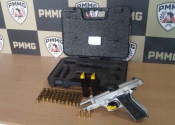 PM prende casal suspeito de homicídio e apreende arma do crime em Caratinga