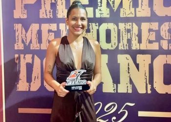 Atleta de taekwondo de Engenheiro Caldas é premiada entre os melhores do ano pela FTEMG