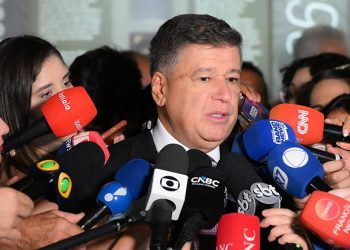 Viana vai recorrer de decisão do STF após ausência de Vorcaro na CPMI do INSS