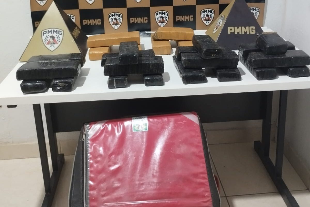 Jovem é preso com 25 barras de maconha em ação da PM em Timóteo