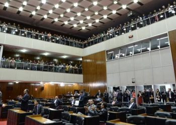 Deputados buscam novos partidos