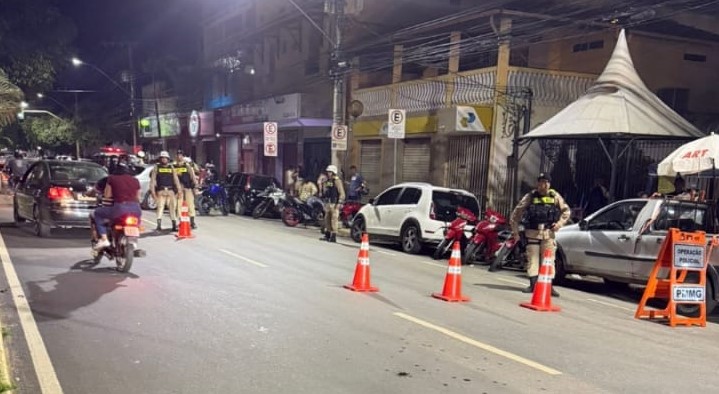PM reforça patrulhamento e fiscalização durante carnavais de rua em Valadares