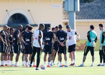 Brasil enfrenta a França no penúltimo amistoso antes da convocação final para a Copa do Mundo