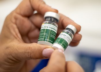 Valadares receberá 385 doses da vacina contra dengue para profissionais da saúde