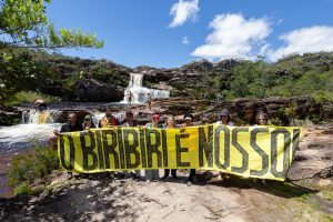 Moradores de Diamantina entregam abaixo-assinado contra concessão do Parque Estadual do Biribiri à iniciativa privada