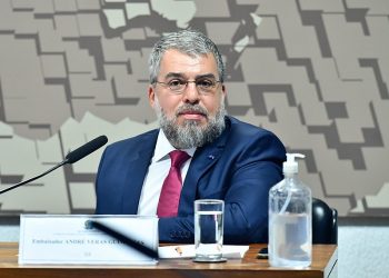 Embaixador do Brasil no Irã: derrubar o regime será tarefa sangrenta