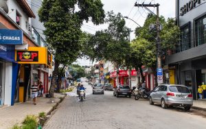 Recapeamento asfáltico é iniciado na Rua Vale Formoso no bairro Jardim Pérola