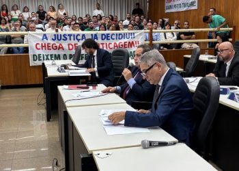 Câmara inicia oitivas e adia depoimento de Coronel Sandro