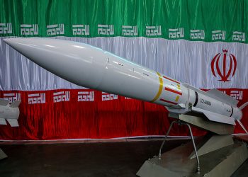 Irã sinaliza levar guerra “ao limite” após míssil chegar à Turquia