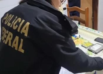 PF faz operação para combater apologia ao nazismo na internet