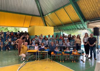 Prefeitura de Valadares inicia distribuição de kits escolares nas escolas municipais