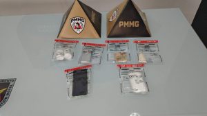 Denúncia de tráfico de drogas leva à prisão de suspeito e apreensão de cocaína no bairro Santa Helena