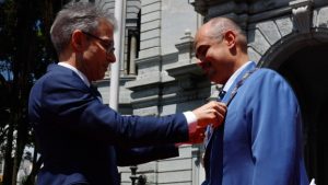 Mateus Simões é empossado governador e reforça projeto de desenvolvimento de Minas Gerais