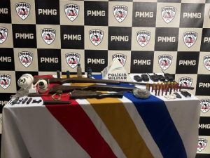 Homem é preso após apreensões e suspeita de ligação com roubo de carga em Pedra Azul