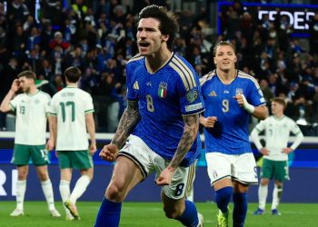 Itália vence e continua viva na luta por vaga para a Copa do Mundo