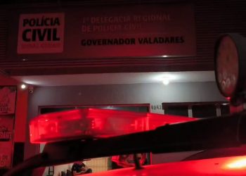 Homem é preso após agredir a filha com facão e pedaço de madeira