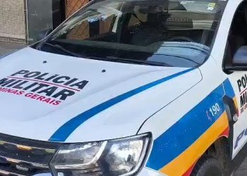 Homem é preso após descumprir medida protetiva e ameaçar a mãe no bairro Cardo