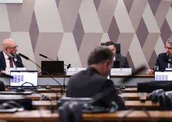 CPI do Crime Organizado convoca Ibaneis, Cláudio Castro e Campos Neto