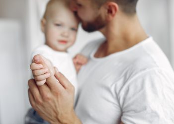 Lula sanciona lei que amplia licença-paternidade