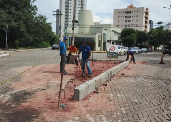 Prefeitura constrói rotatória na Rua Afonso Pena, no Esplanada