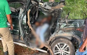 Duas mulheres morrem após carro colidir com árvore em Taruaçu