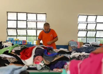 Governo anuncia R$ 60 milhões para reconstrução de escolas em MG