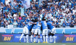 Cruzeiro busca reação no Brasileiro na estreia de Arthur Jorge contra o Vitória nesta quarta-feira