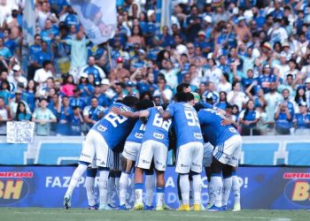 Cruzeiro busca reação no Brasileiro na estreia de Arthur Jorge contra o Vitória nesta quarta-feira