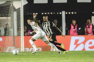 Atlético Mineiro é derrotado pelo Santos fora de casa no Brasileirão