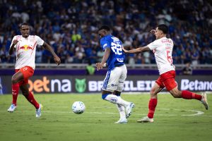 Cruzeiro vira sobre o Red Bull Bragantino e vence no Mineirão pelo Brasileirão