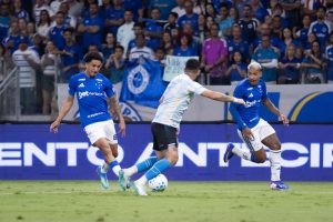 Cruzeiro vence o Grêmio pelo Brasileirão e deixa a zona de rebaixamento