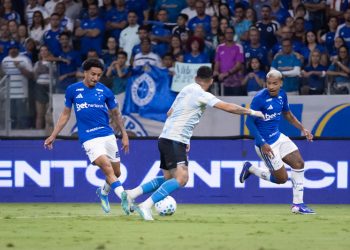 Cruzeiro vence o Grêmio pelo Brasileirão e deixa a zona de rebaixamento