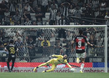 Atlético é goleado pelo Flamengo na Arena MRV e amplia a crise no Brasileirão
