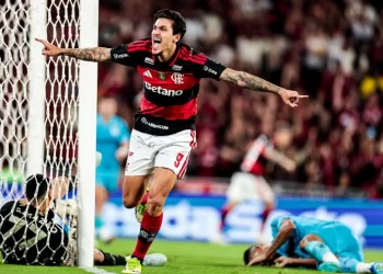 Flamengo reage e vence Santos de virada por 3 a 1 no Brasileirão