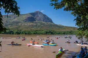 Passeio ecológico e copa de canoagem movimentam o Rio Doce em Valadares