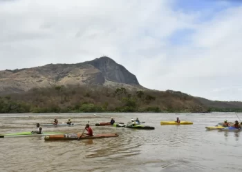 Passeio ecológico e Copa Valadarense de Canoagem movimentam o Rio Doce neste domingo