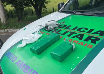 Perseguição policial termina com apreensão de drogas e prisão de motociclista na BR-259 em Valadares