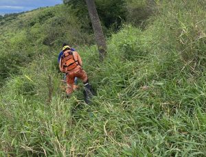 Bombeiros resgatam homem desaparecido há quatro dias em área de mata em Frei Inocêncio