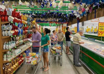 Páscoa mantém comércio aquecido, mas com crescimento moderado em 2026