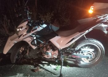 Motociclista fica ferido em acidente com caminhão na BR-116 no distrito de Chonin de Baixo