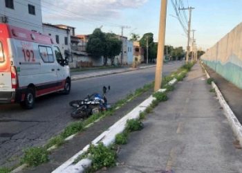 Idoso fica gravemente ferido após acidente de moto no bairro São Pedro