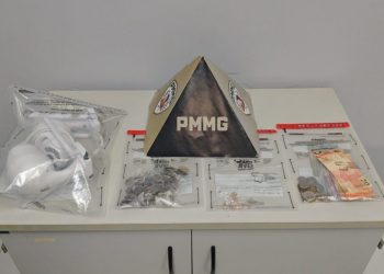 PM apreende dois adolescentes com drogas prontas para venda no Altinópolis