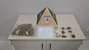 Perseguição termina com prisão de suspeito e apreensão de drogas no bairro Altinópolis