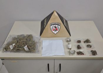 Perseguição termina com prisão de suspeito e apreensão de drogas no bairro Altinópolis